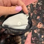 Lululemon Cropped Photo 6