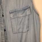 Who What Wear  • Light Wash Denim Vest with pockets Size Large Photo 2
