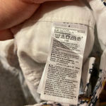 Old Navy  MID RISE FLORAL CHINO SHORTS Photo 3