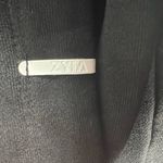 Zyia Black  crop hoodie Photo 5