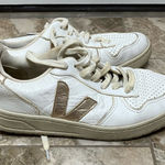 VEJA  White and Gold Sneakers Photo 0
