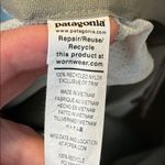 Patagonia Women's 5" Green Baggies Shorts Medium Photo 6