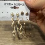 EUC Fashion Earrings 2 Pack Set ( 3 Studs, 3 Medium Hoops, 2 Dangle) Gold Photo 7