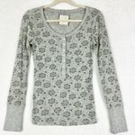 Old Navy  Vintage Y2K Henley Top Size Medium Floral Grey 00s Bella Swan Photo 0