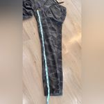 Athleta  camo Farallon jogger green size 8 Photo 9