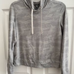 Vuori XS Gray Camo Lightweight Pullover Hoodie Photo 0