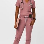 FIGS Scrub Set Jogger Petite Pants Photo 0