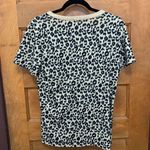 Blooming Jelly V-Neck Leopard Tee Photo 3