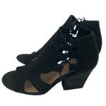 Vince Camuto * Caged Heels Womens Size 7M Black Perforated Gladiator Fairy Witchy Photo 5