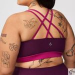 Torrid Winter Bloom Berry Wine Low Impact Wireless Rib Active Bra Size 1X Photo 1