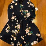 Revolve 🌼 Floral romper Photo 8