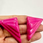 Pink retro triangle post earrings Photo 3