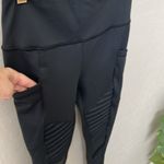 Constantly Varied Gear black Moto leggings, Capri, mesh detail,XS Photo 3