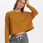 Vuori  Womens Sundown Long Sleeve Tee Medium Dark Golden Athleisure Minimalist Photo 0