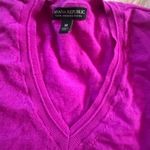 Banana Republic  Magenta V-Neck Sweater size M‎ Photo 1
