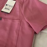 FIGS New  Scrubs Photo 2