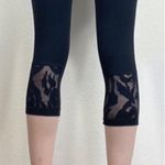 Vimmia Black Lace Tone Capri Leggings Photo 3