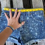 Wrangler Vintage “star splatter” frayed jean short Photo 3