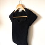 Aritzia  Babaton Sculpt Sweetheart Ribbed T Shirt Black Sz S Photo 3
