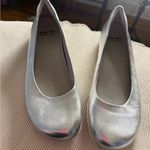Earth Women's Metallic Silver Loafers 10 Photo 0