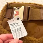 Lululemon NEW  Everywhere Fleece Belt Bag Photo 3