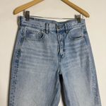 American Eagle  Mom Jeans – Size 6 Long – Light Wash Photo 6