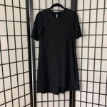 BCBGMAXAZRIA BCBGMaxAzaria Straight Shift Short Sleeve Knee Length Aisha Dress Black X-Small Photo 7