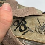 OTBT  Meditate Wedge Sandals pink‎ suede size 11 Photo 7