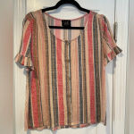 W5  Ribbed Short Sleeve Cream Short Ruffle Sleeve Wooden Button Blouse Size M Photo 0