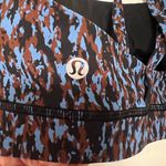 Lululemon  energy bra medium‎ support B-D cups Sz 10 with pads Photo 6