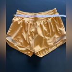Lululemon  Hottie Hot Pale Orange Shorts Activewear Women’s Sz 4 EUC Photo 5