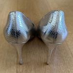 Michael Kors - Amara Metallic Snake Embossed Leather Pumps in Silver Photo 5