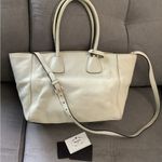 Prada ELEGANT 💫 💫genuine leather tote bag ☀️☀️ Photo 2