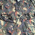 Lysse  Schiffer Stretch MINERAL CAMO PRINT Button Blouse M WRINKLE RESISTANT #100 Photo 8