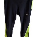 Nike  Dri Fit cropped leggings - black/green Photo 0