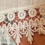 Women's Italian made 100% linen Sleeveless embroidered Lace Hem Top size small White Photo 5