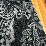 Liz & Co Women’s Pretty Velvet Paisley 3/4 sleeve top SZ M Gray Size M Photo 2