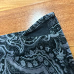 Liz & Co Women’s Pretty Velvet Paisley 3/4 sleeve top SZ M Gray Size M Photo 4