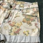 BDG  Mid Rise Shorts‎ Photo 4