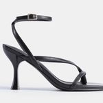 Dream Paris Black Heels Photo 2