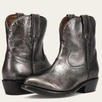 Frye Billy Short Ankle Dark Pewter Boots Silver Metallic size 8 Photo 0