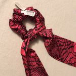 Urban Outfitters hair tie Photo 4