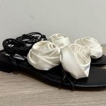 Steve Madden NWT Rosalind Rosa Flat Sandals with Satin Flowers Black Women's 9 Photo 2