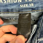 Fashion to figure Jeans Photo 4