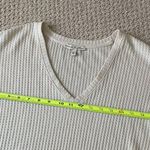 EXPRESS Relaxed Fit Batwing Drop Shoulder Waffle Knit V-Neck Top XS Photo 2
