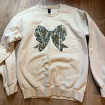 Gildan Bow Camo  Sweatshirt Photo 0
