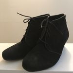 Munro black suede ankle bootie low wedge lace up Womens Size 7 Booties Shoes Photo 2