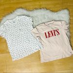 Levi's bundle of 2 shirts / tops / blouses short sleeve size 2 Photo 1