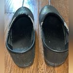 Dansko Holographic Clog Mules Women’s Size 39 Nursing Rainbow Sparkles Tech Photo 5