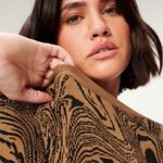 Good American Swirl Intarsia Crop Boxy Sweater NWT
Size 5/6 in Sepia002 Photo 4